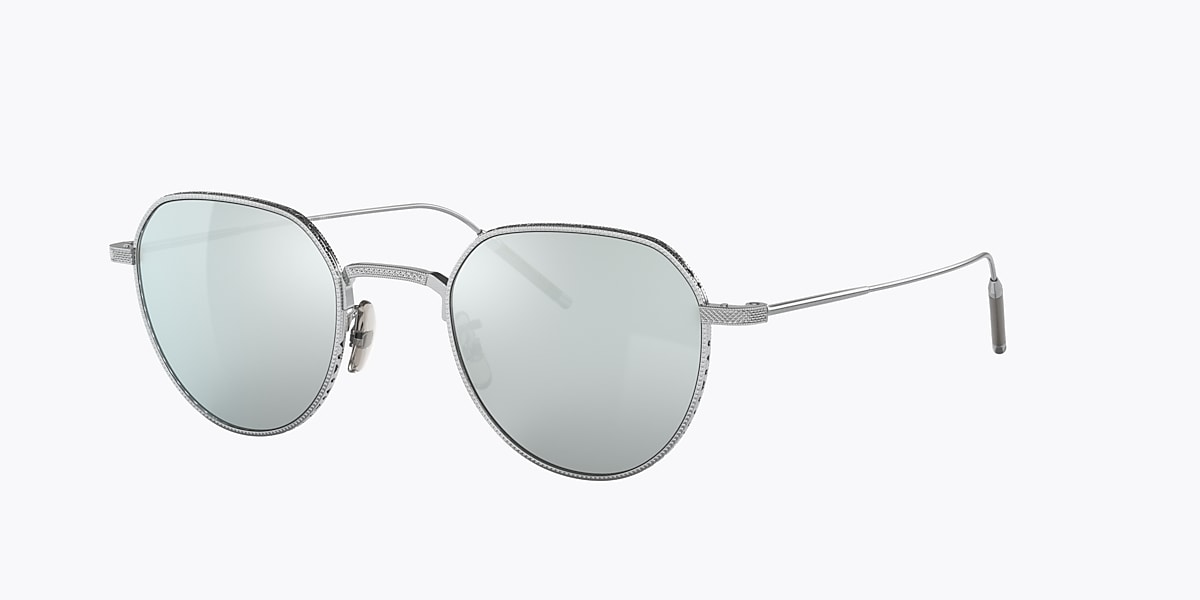 827934467903 main image