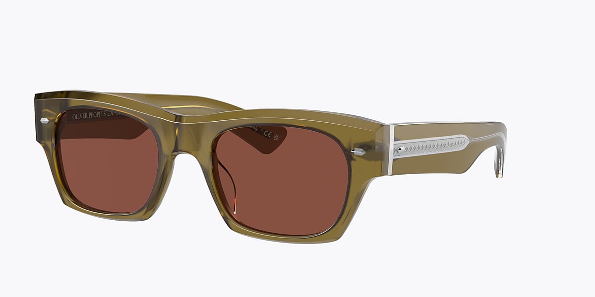 827934481749 main image