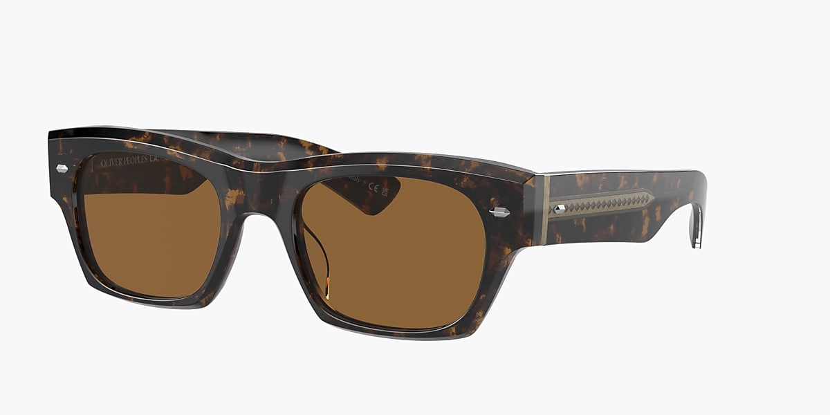 827934481763 main image