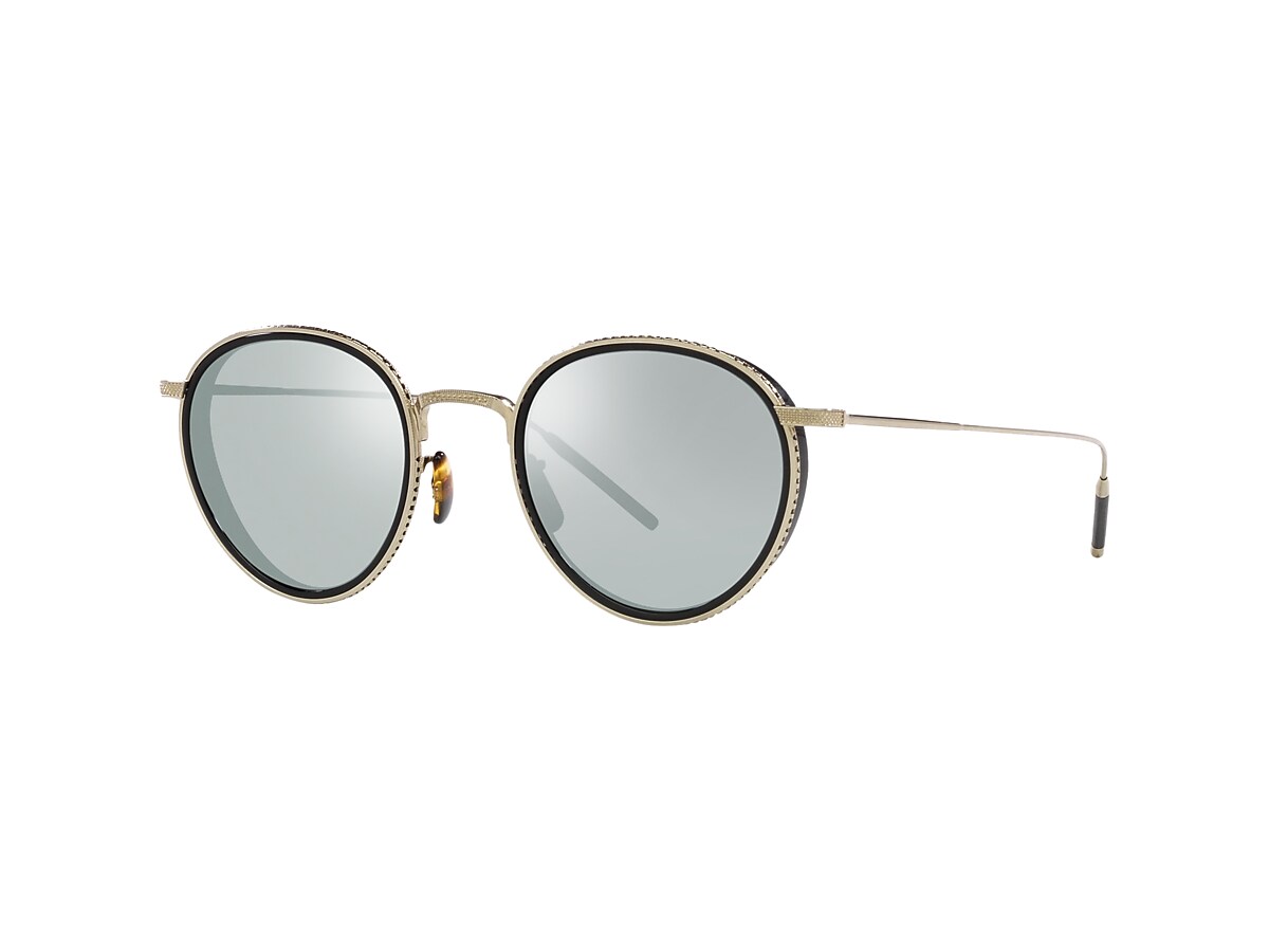 Oliver TK-8 Eyeglasses in Gold/Black | Oliver®