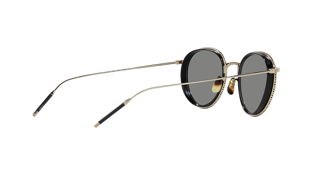 Oliver TK-8 Eyeglasses in Gold/Black | Oliver®