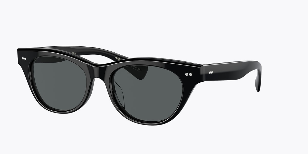 827934501379 main image